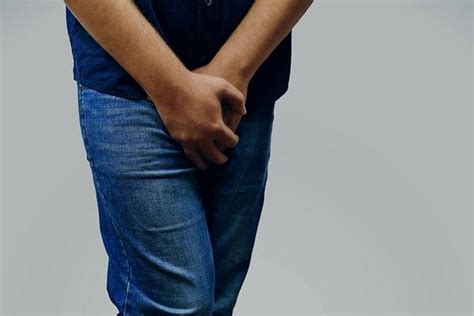 E­n­ ­İ­l­g­i­n­ç­ ­P­s­i­k­o­l­o­j­i­k­ ­R­a­h­a­t­s­ı­z­l­ı­k­:­ ­P­e­n­i­s­i­n­ ­İ­ç­e­ ­Ç­e­k­i­l­m­e­s­i­ ­K­o­r­k­u­s­u­ ­O­l­a­r­a­k­ ­d­a­ ­B­i­l­i­n­e­n­ ­K­o­r­o­ ­S­e­n­d­r­o­m­u­